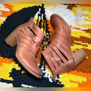 JOSEF SEIBEL, strappy, heeled ankle boots!!